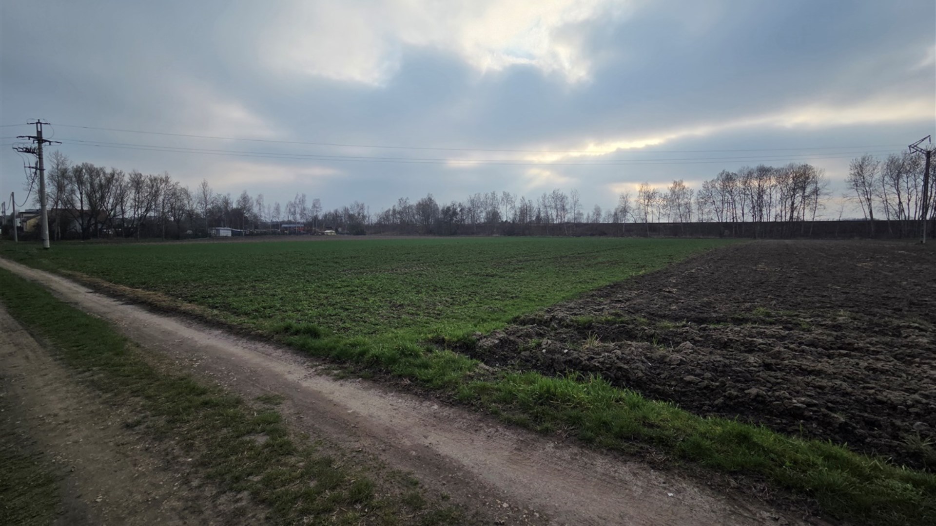 Działka na sprzedaż