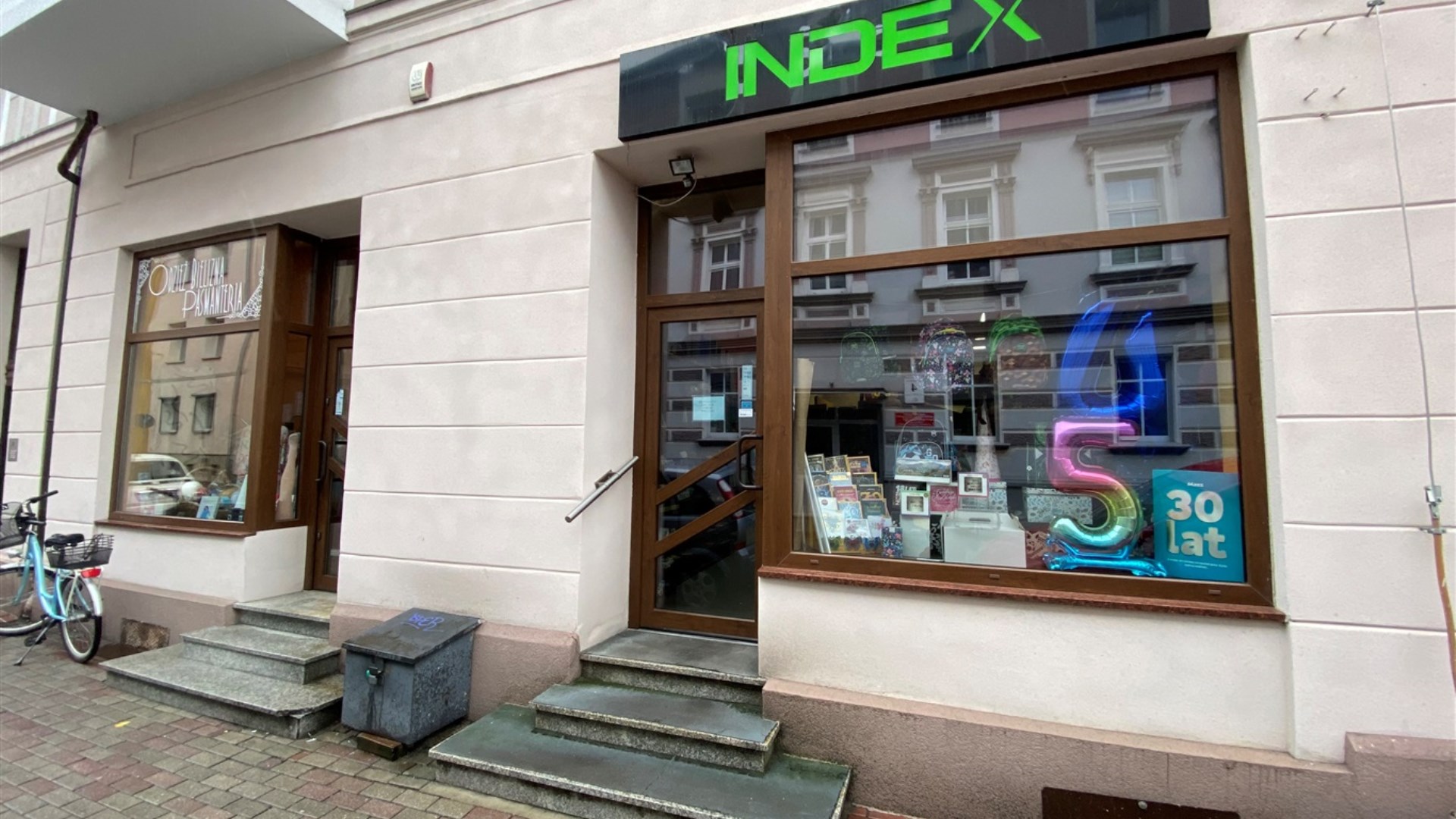 Lokal na sprzedaż